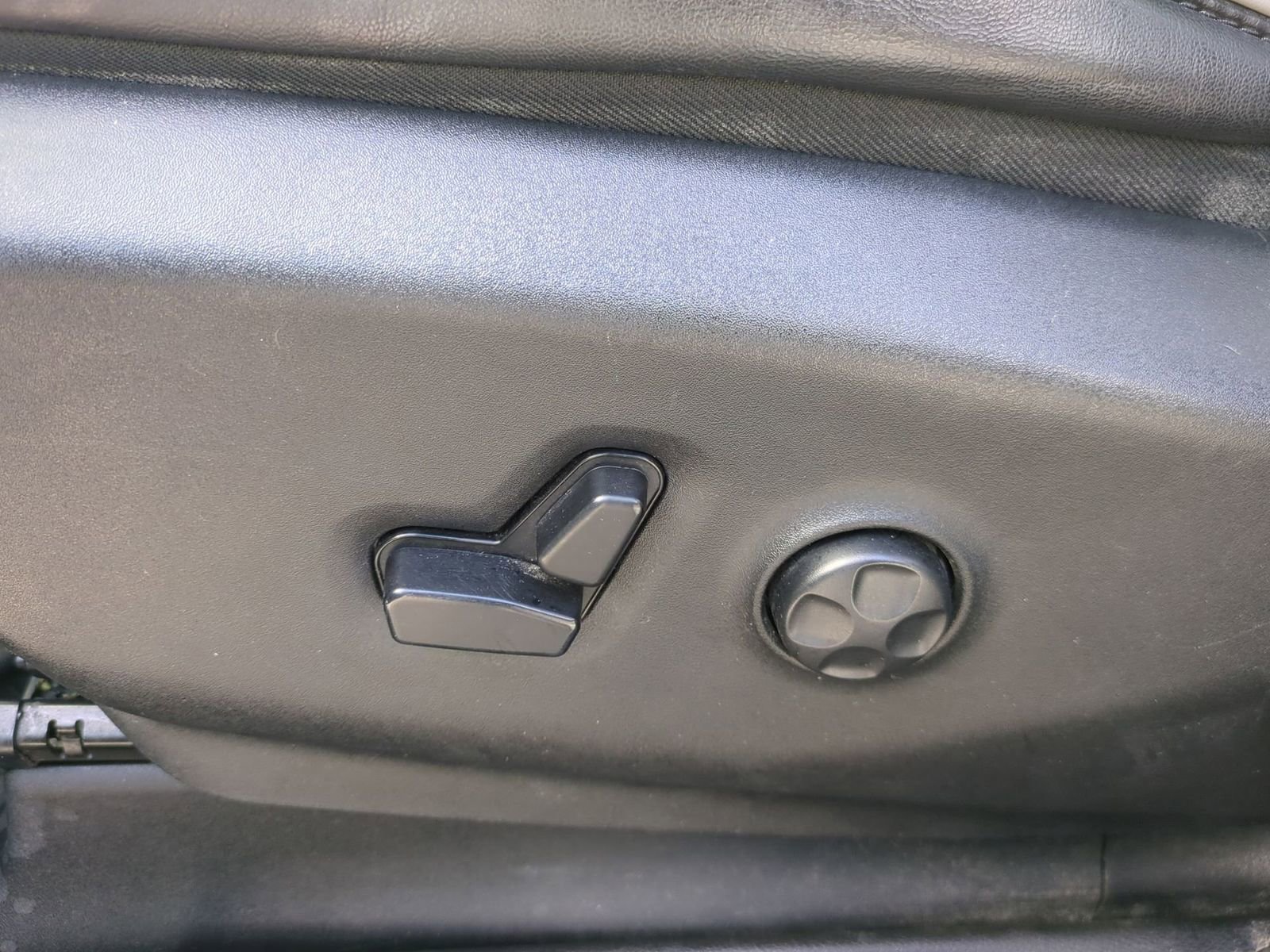 Used 2019 Chrysler Pacifica Limited w/ S Appearance Package image 22