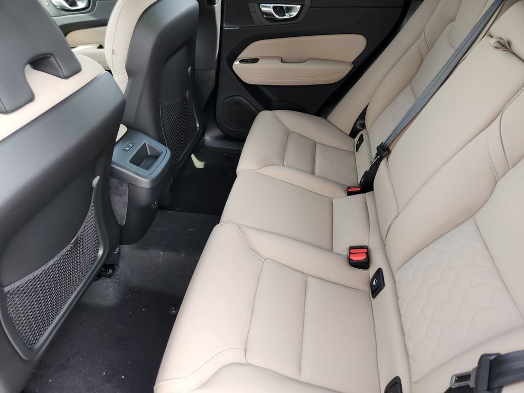 New 2026 Volvo XC60 B5 Plus w/ Protection Package Premier AWD/4WD image 19