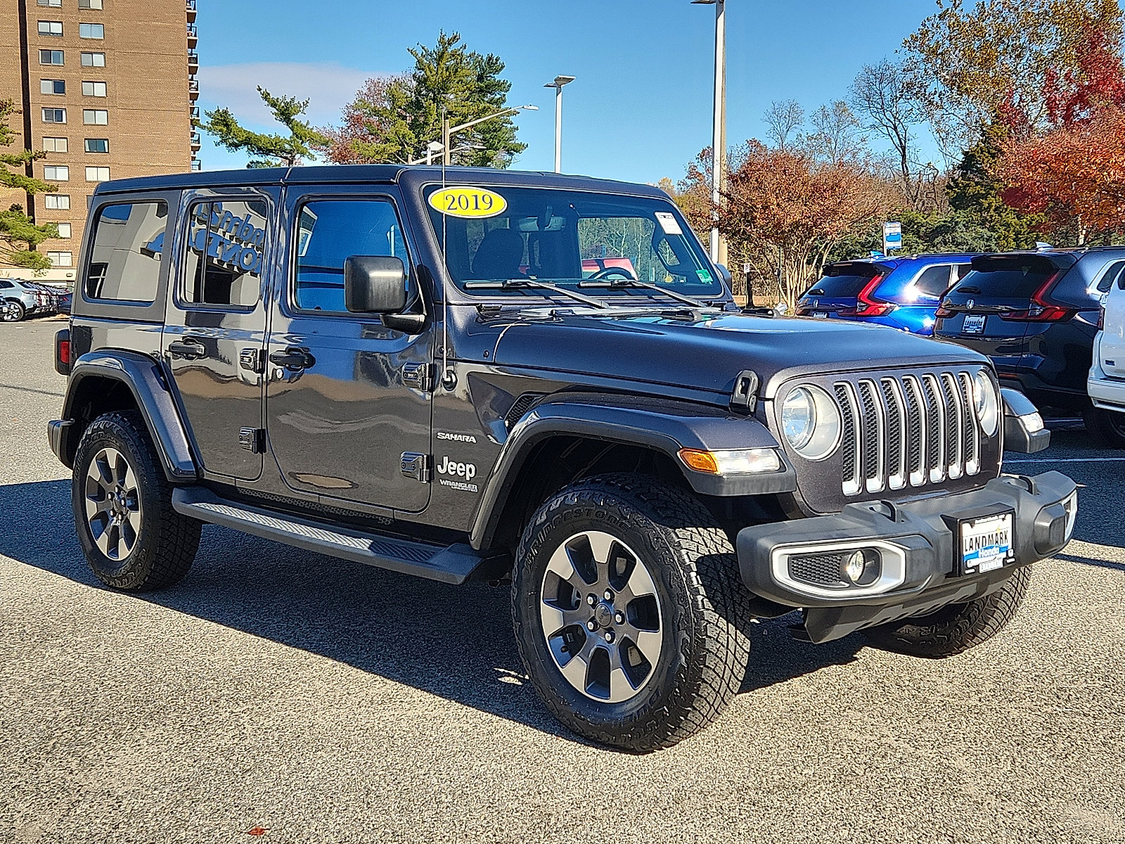 Used 2019 Jeep Wrangler Unlimited Sahara image 3