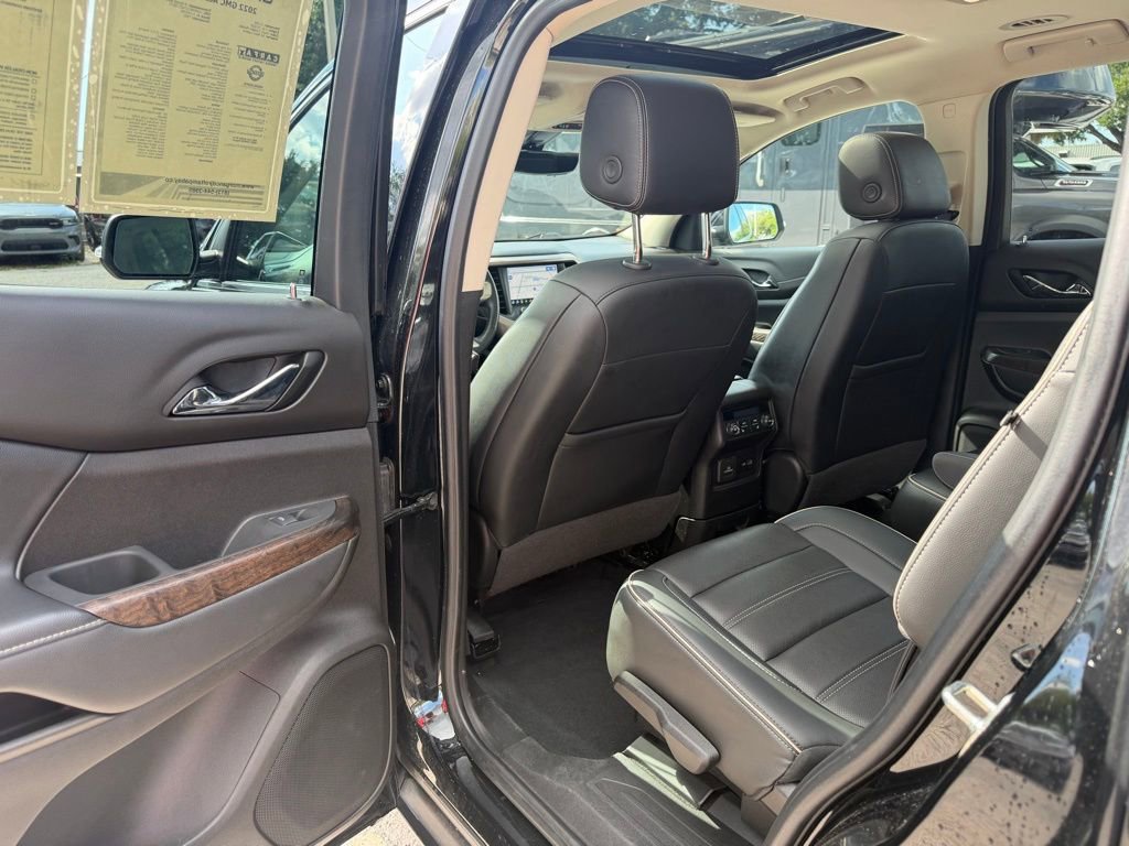 Used 2022 GMC Acadia Denali w/ Denali Ultimate Package FWD image 29