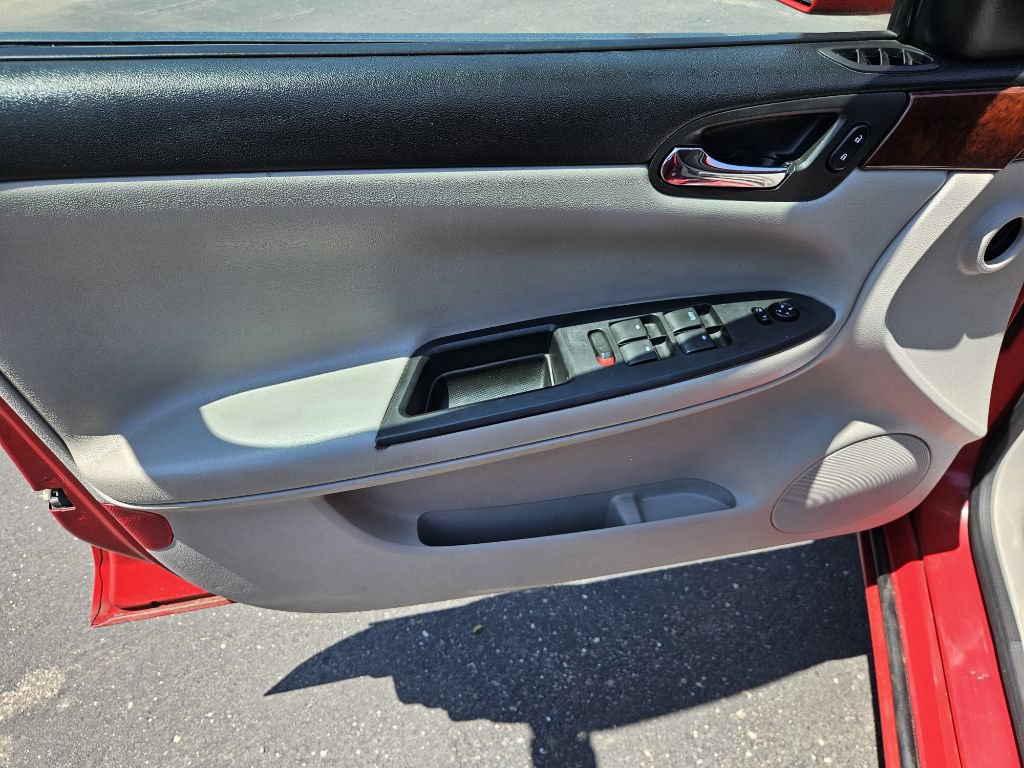 Used 2007 Chevrolet Impala LS FWD image 12