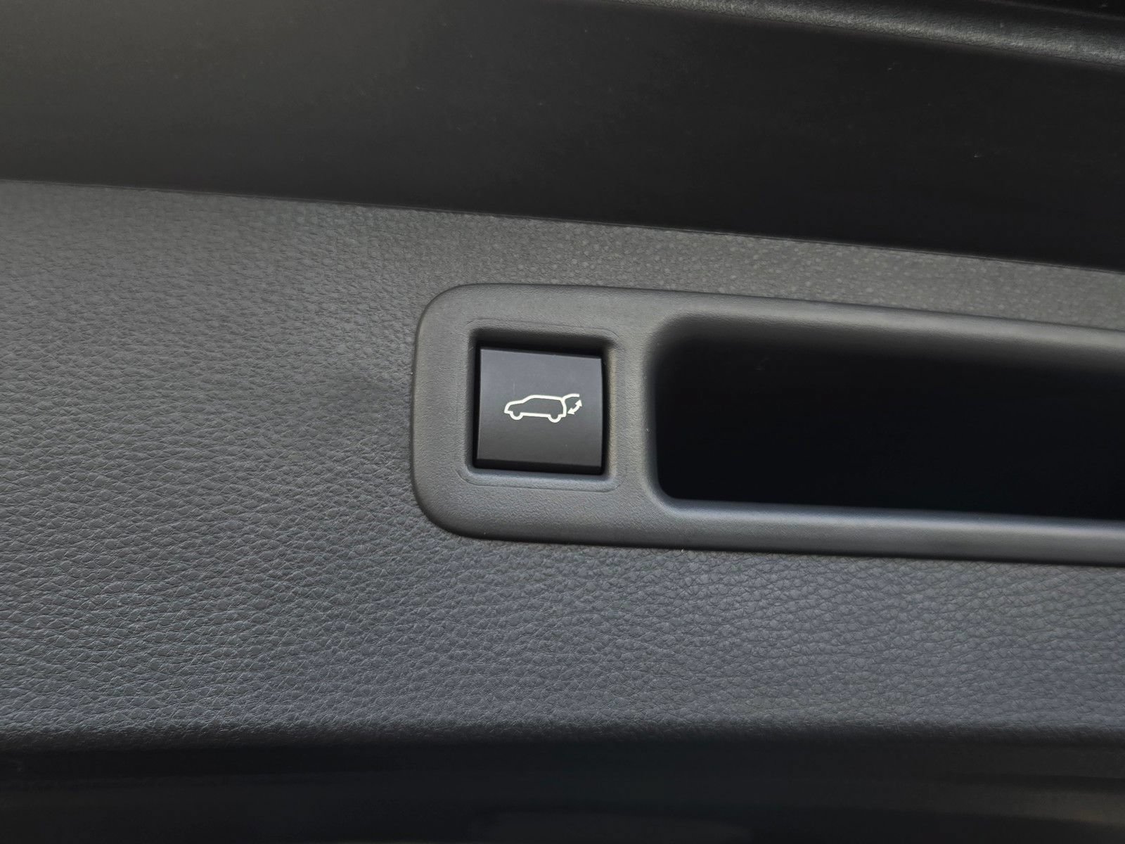 Certified 2026 Toyota Highlander Limited AWD/4WD image 27