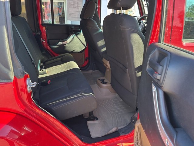 Used 2015 Jeep Wrangler Unlimited Sahara image 9