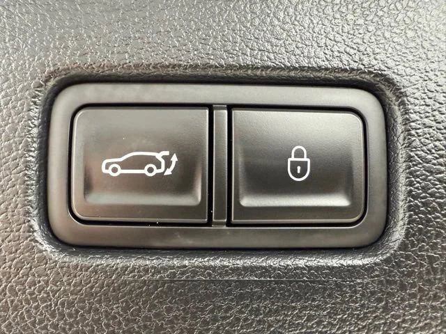 Used 2023 Genesis GV80 2.5T w/ Prestige 20" Package image 12