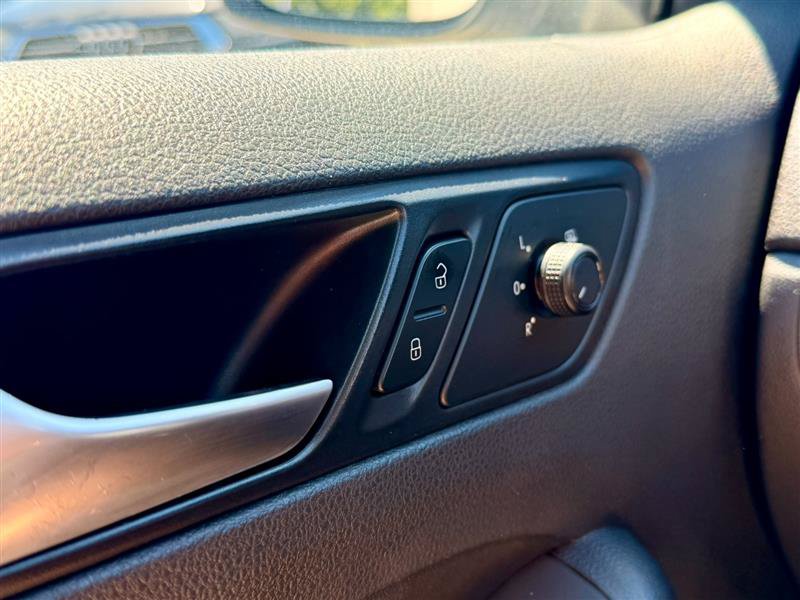 Used 2017 Volkswagen Jetta S w/ Jetta S Cold Weather Package FWD image 18