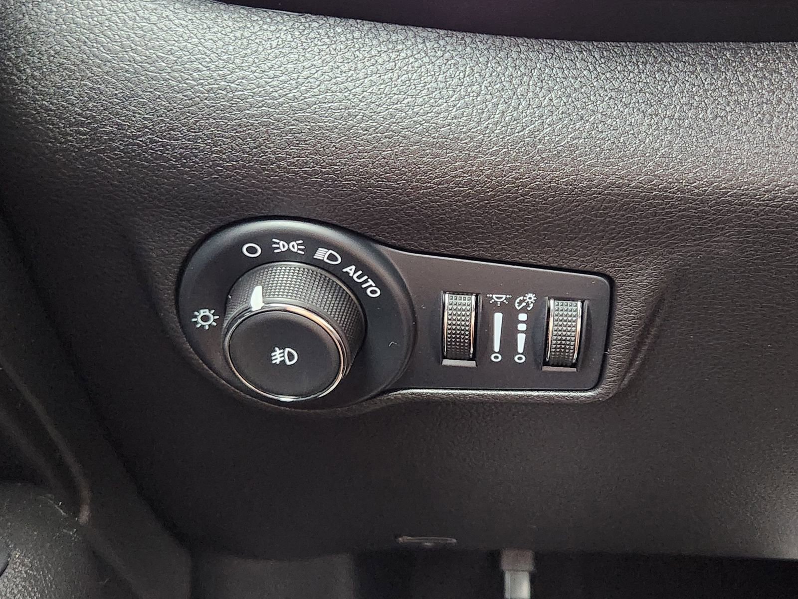 Used 2023 Jeep Compass Limited AWD/4WD image 25