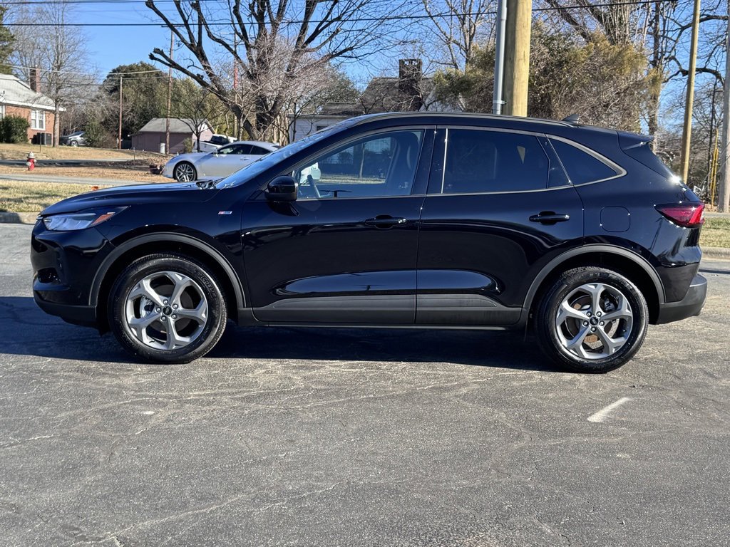 Used 2025 Ford Escape ST-Line Select image 3
