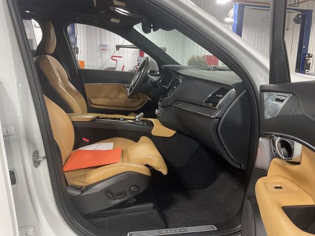 Used 2023 Volvo XC90 B6 Ultimate w/ Protection Package Premier image 11