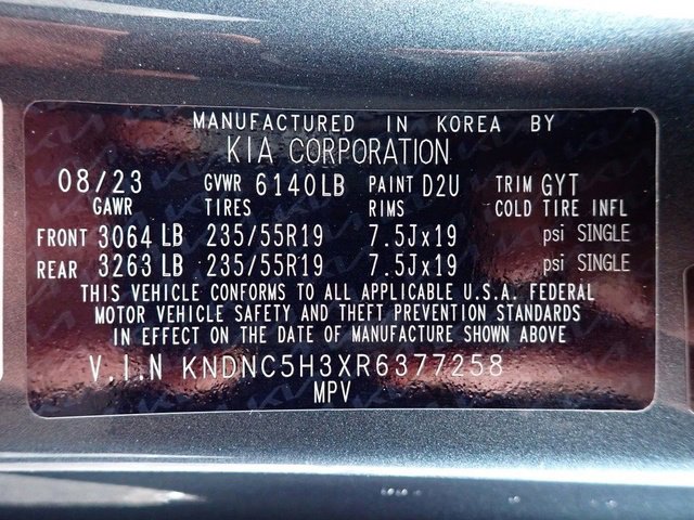 Used 2024 Kia Carnival EX image 22