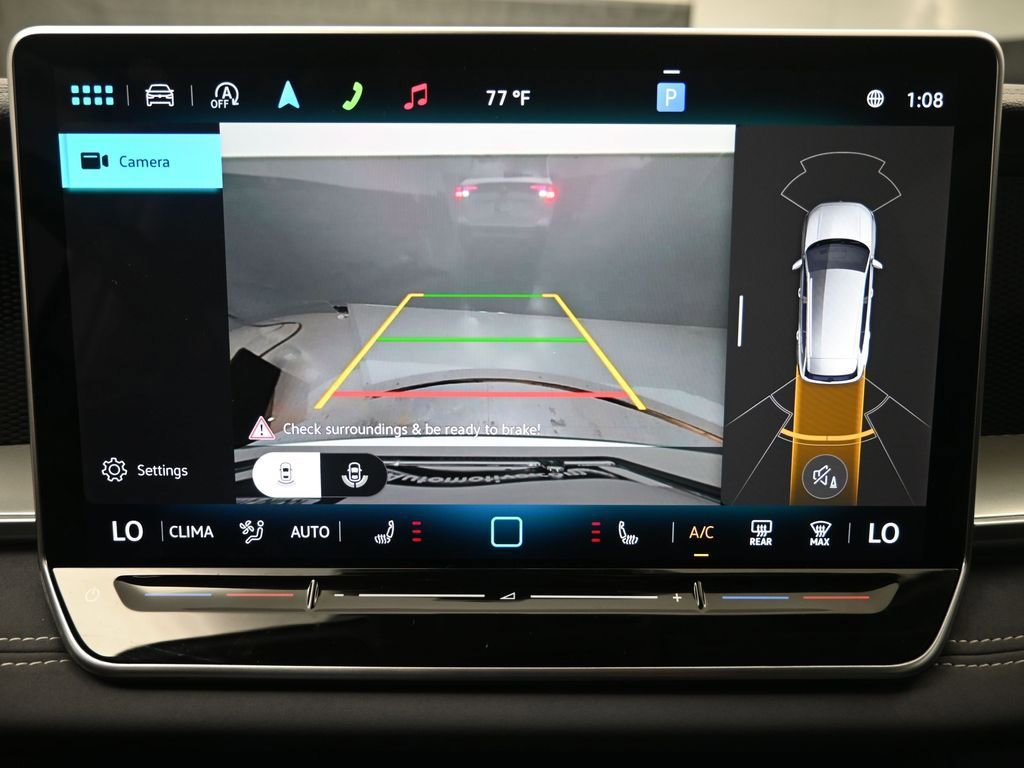 Used 2025 Volkswagen Tiguan SE image 12