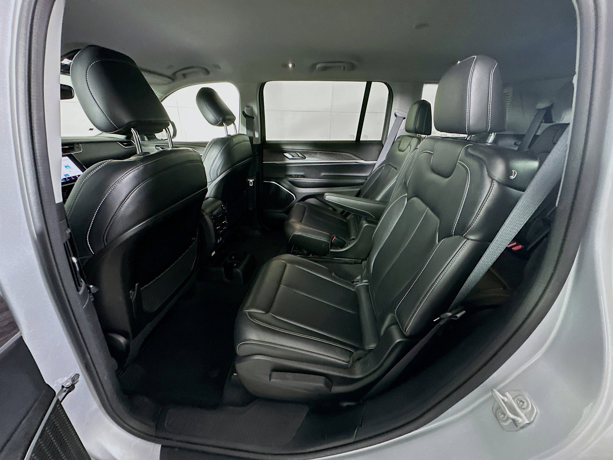 Used 2022 Jeep Grand Cherokee L Limited image 27