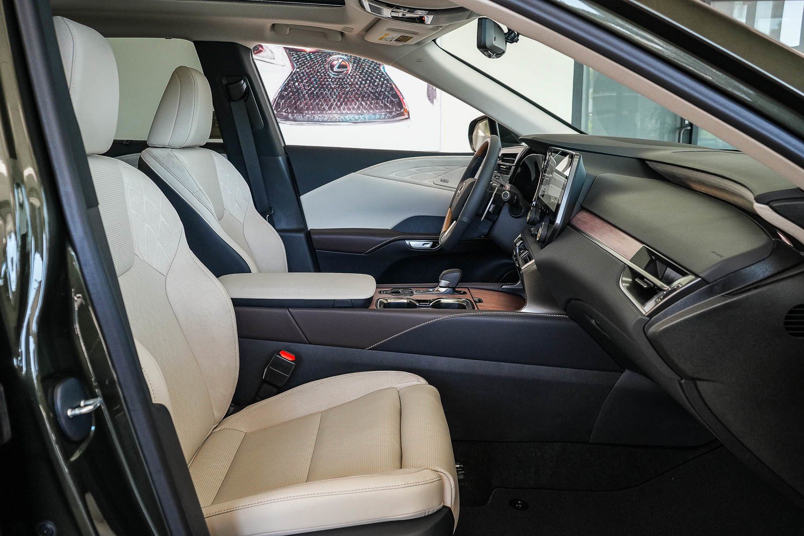 New 2026 Lexus RX 350 FWD image 16