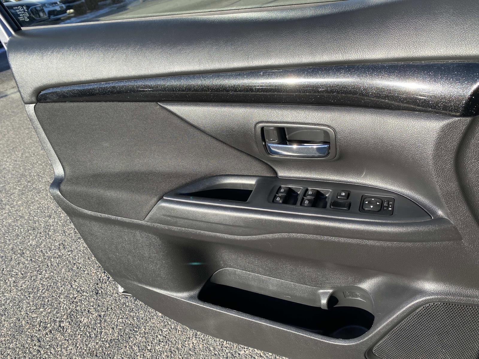 Used 2019 Mitsubishi Outlander ES image 22