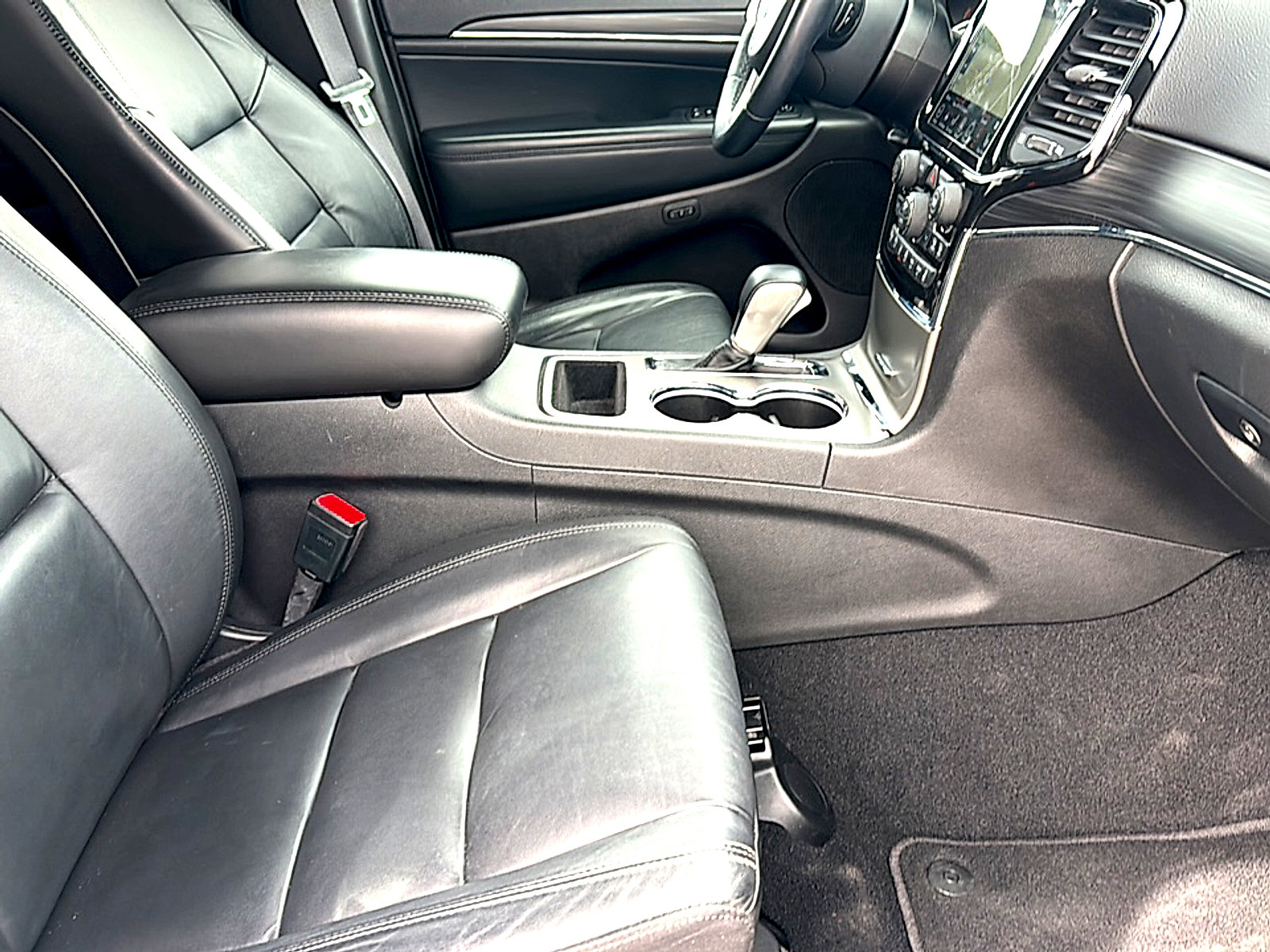 Used 2021 Jeep Grand Cherokee Limited image 24