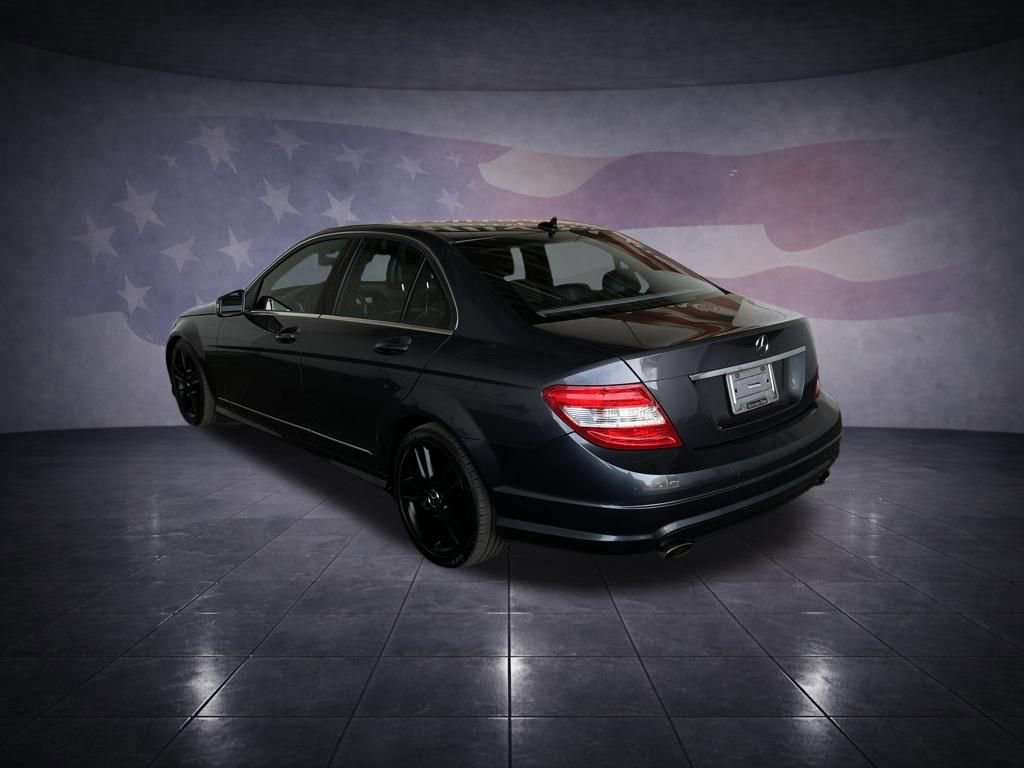 Used 2011 Mercedes-Benz C 300 4MATIC Sedan image 3