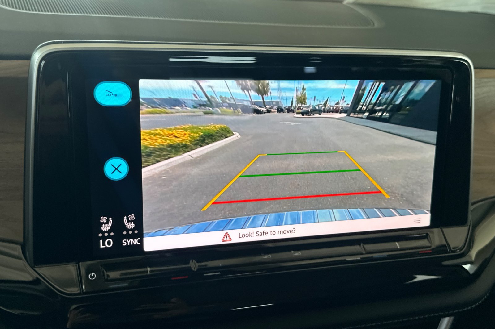 New 2026 Volkswagen Atlas SE FWD image 20