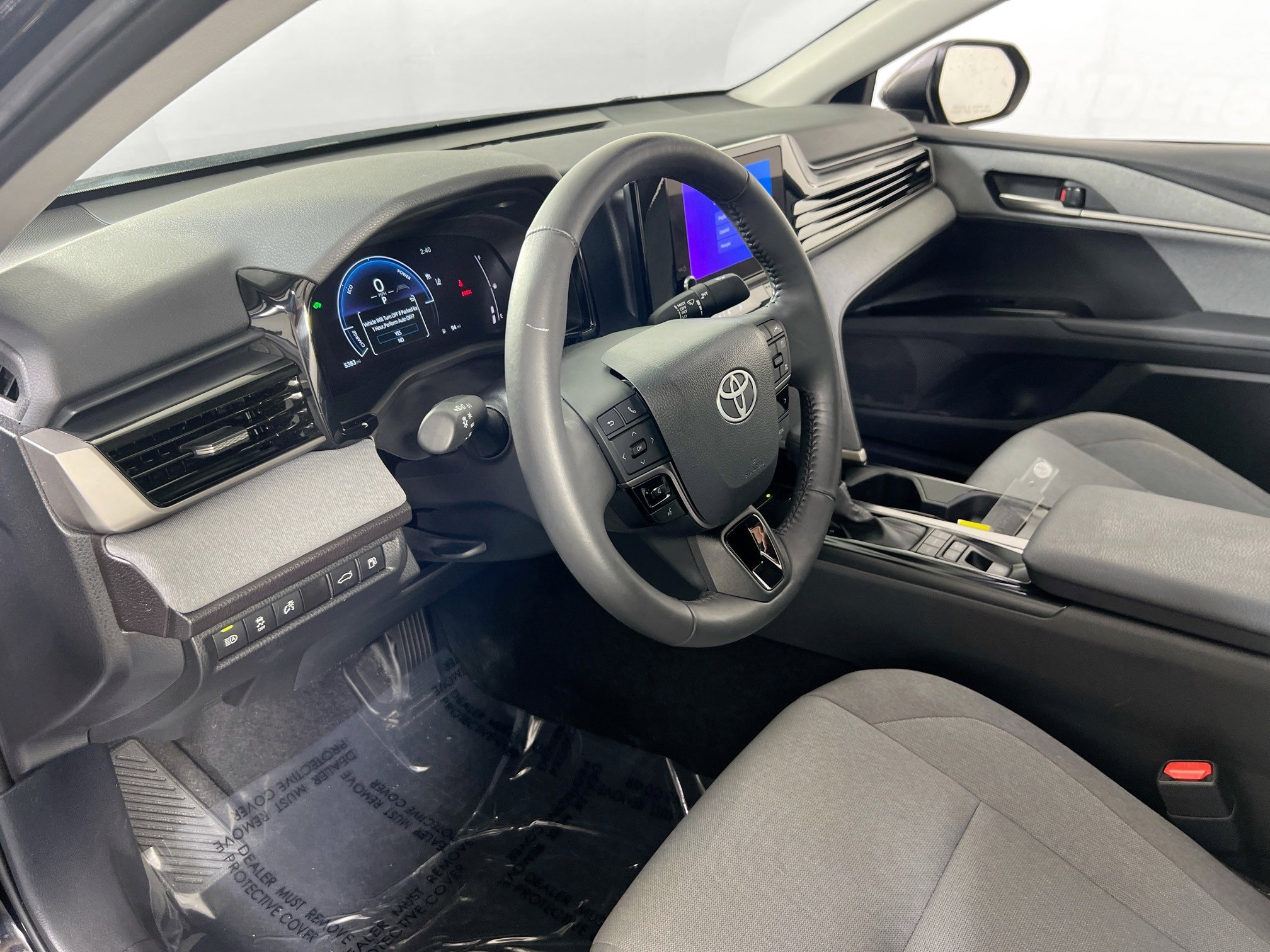 Used 2025 Toyota Camry LE w/ Convenience Package image 9