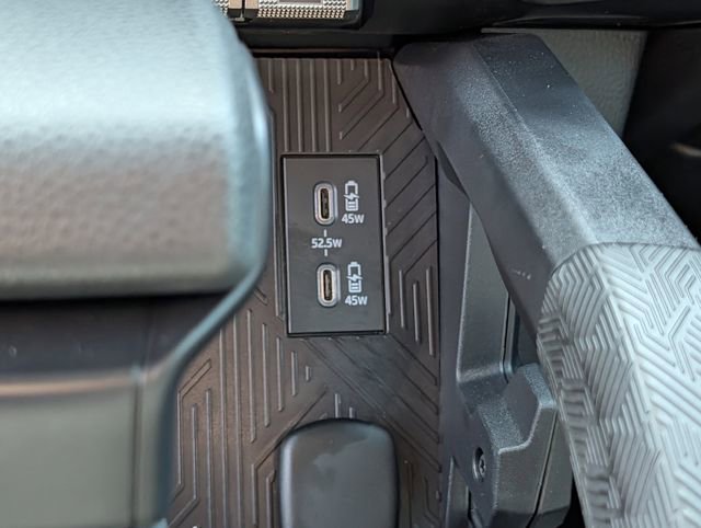 Used 2025 Toyota Tacoma SR5 AWD/4WD image 19