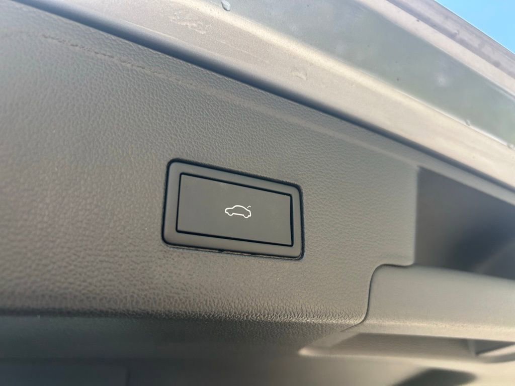 Certified 2024 Volkswagen Atlas Cross Sport SEL R-Line image 50