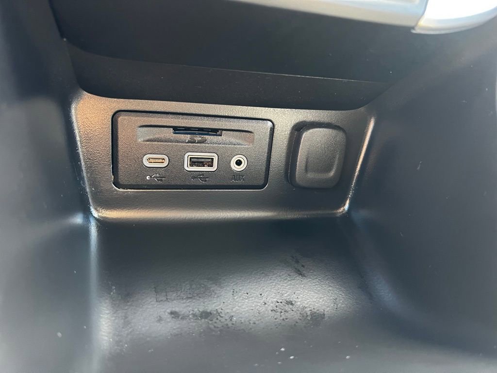 Used 2024 GMC Terrain SLT image 42