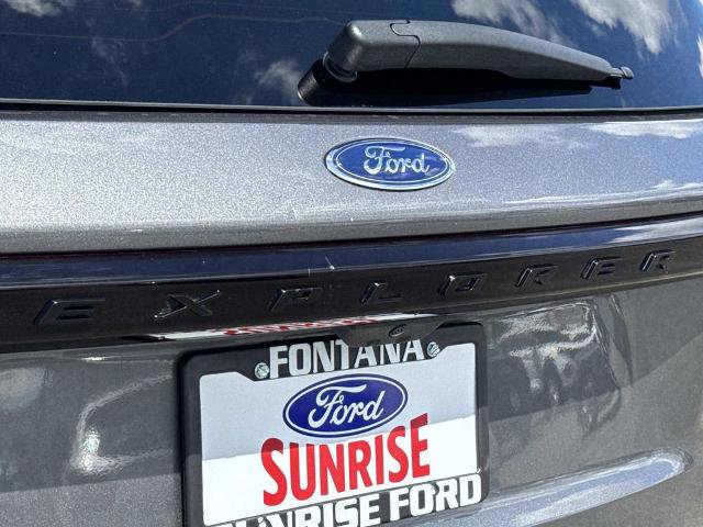 Certified 2025 Ford Explorer Platinum RWD image 26