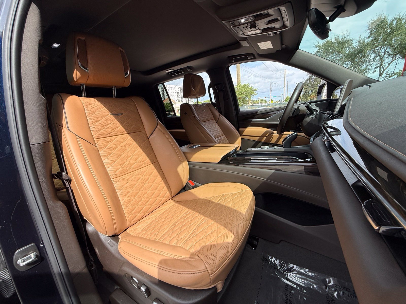 Used 2024 Cadillac Escalade ESV Sport AWD/4WD image 28