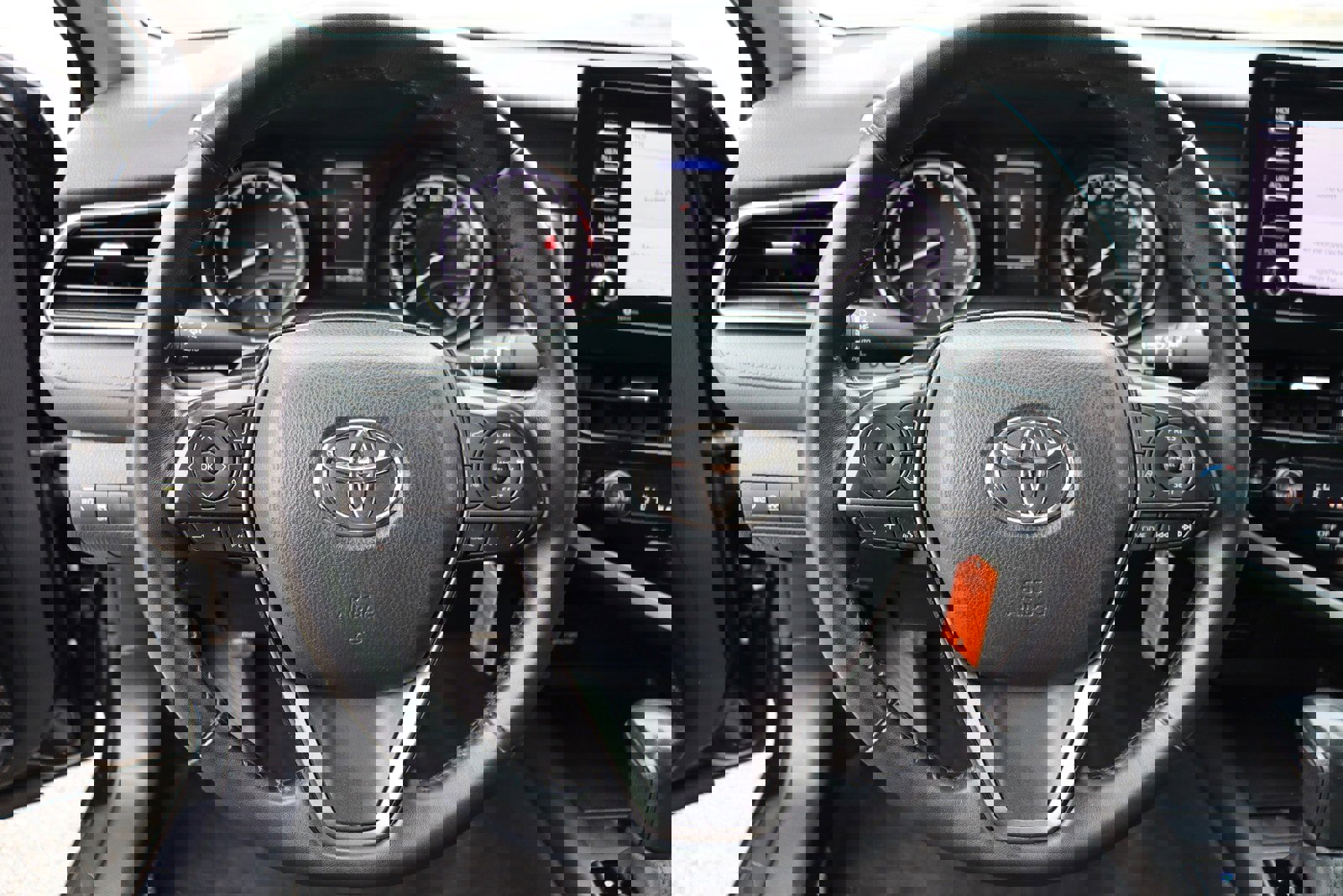 Used 2022 Toyota Camry SE image 26