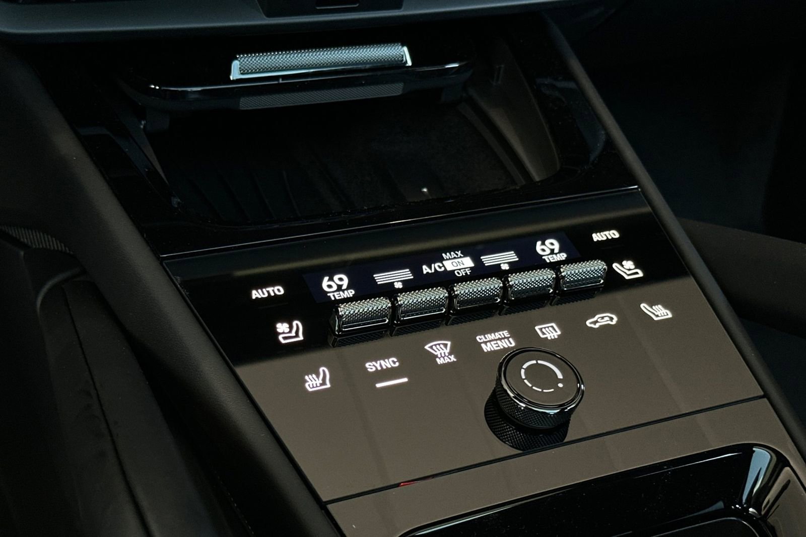 New 2025 Porsche Cayenne Coupe image 25