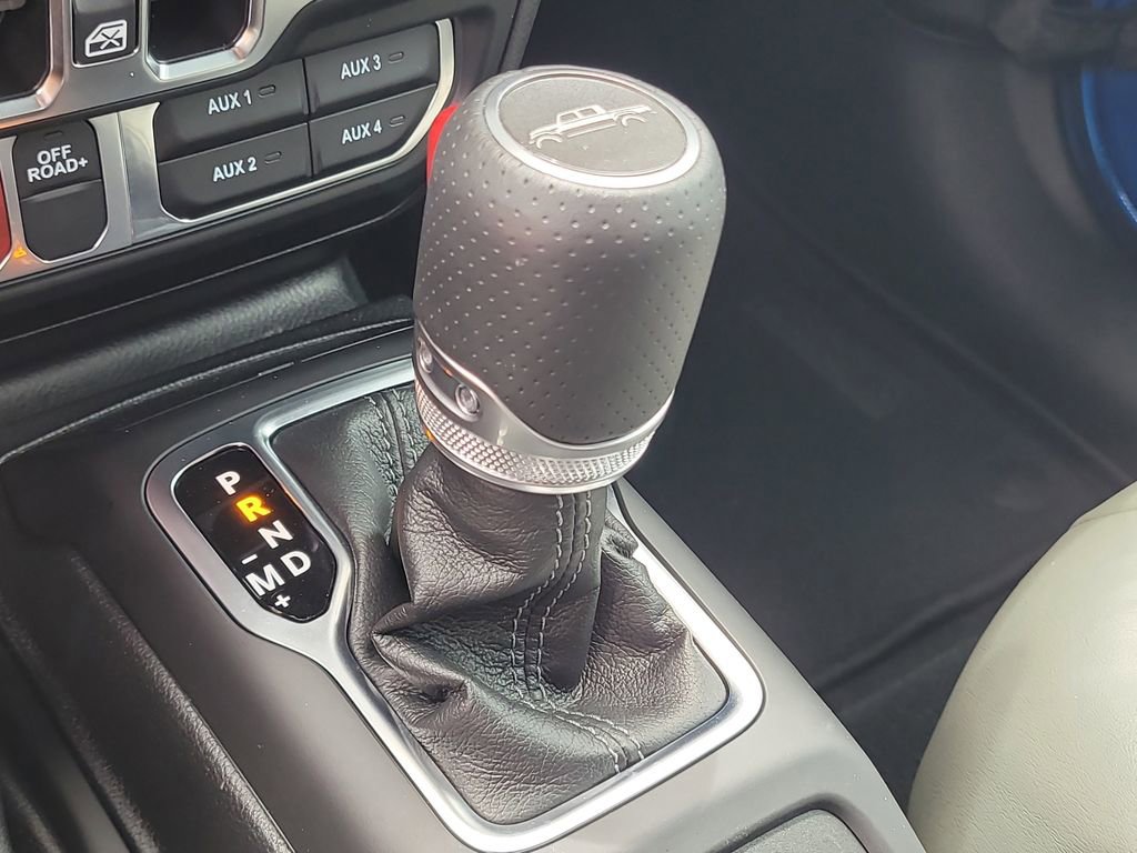 Used 2024 Jeep Gladiator Mojave AWD/4WD image 25
