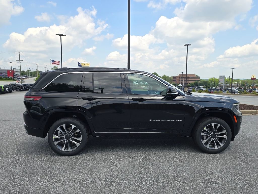 New 2025 Jeep Grand Cherokee Overland w/ Adv Protech Group III image 2