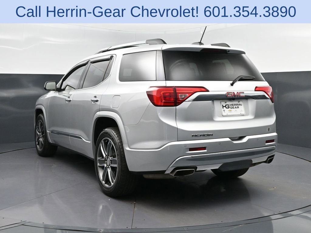 Used 2017 GMC Acadia Denali w/ Technology Package image 5