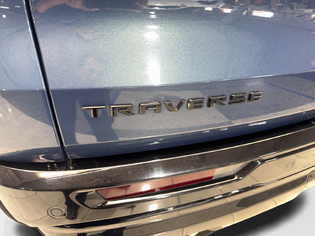 Used 2024 Chevrolet Traverse RS FWD image 24