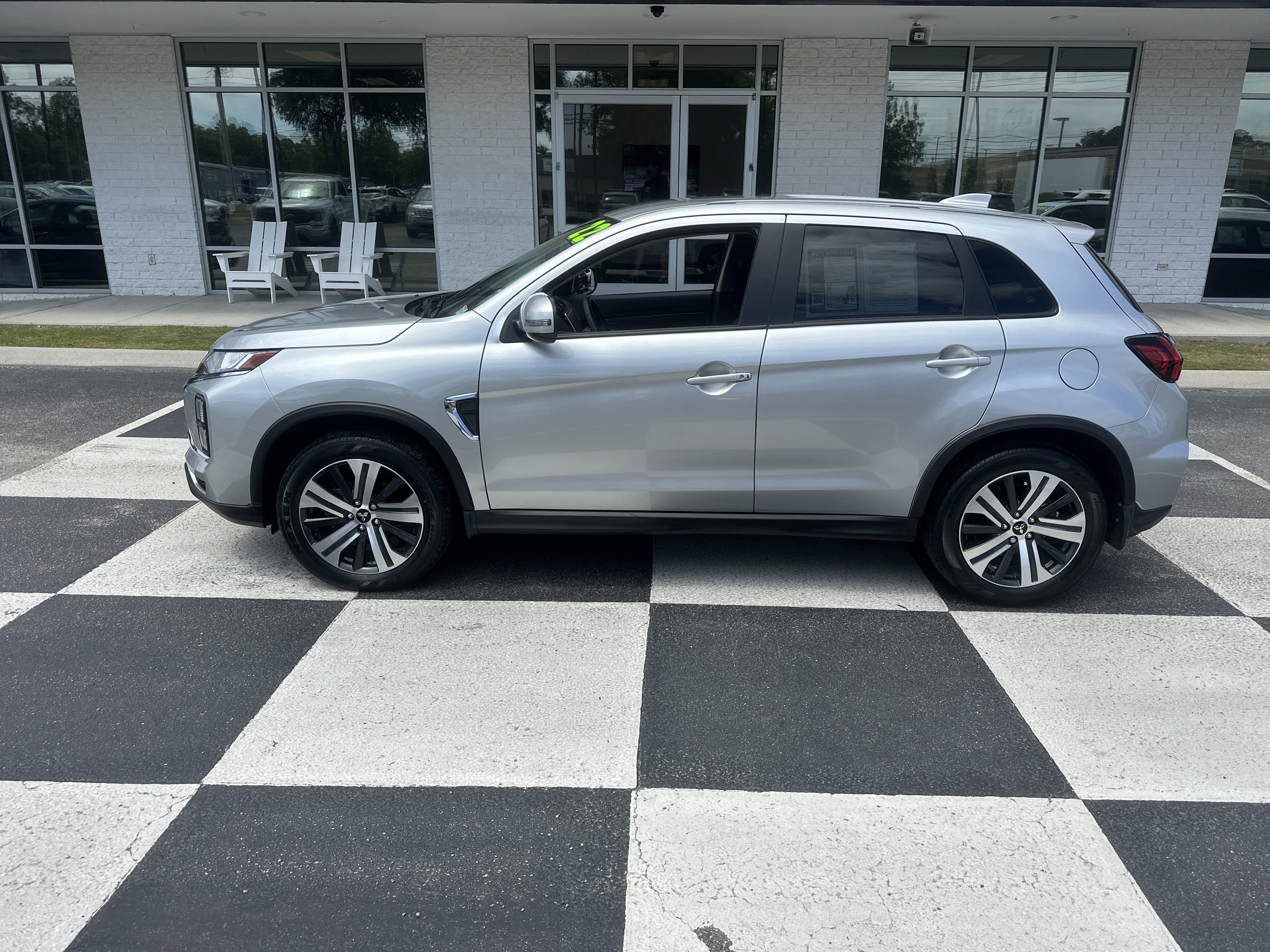 Used 2022 Mitsubishi Outlander Sport SE FWD image 1