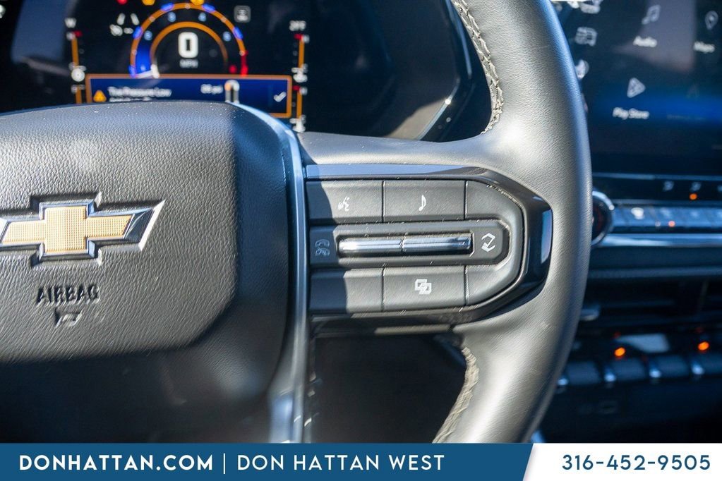 Used 2023 Chevrolet Colorado LT w/ LT Convenience Package image 11