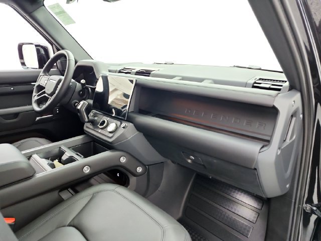New 2026 Land Rover Defender 110 X-Dynamic SE AWD/4WD image 17