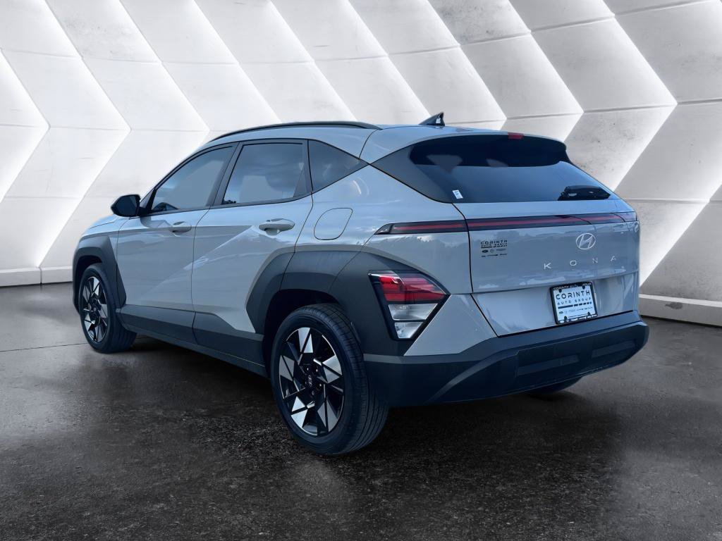 Used 2024 Hyundai Kona SEL w/ Convenience Package FWD image 5
