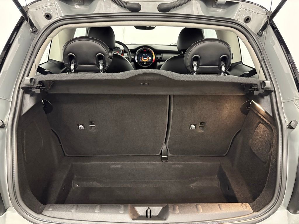 Used 2017 MINI Cooper 2-Door Hardtop image 12