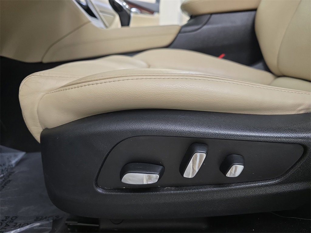 Used 2018 Cadillac XT5 Luxury image 31