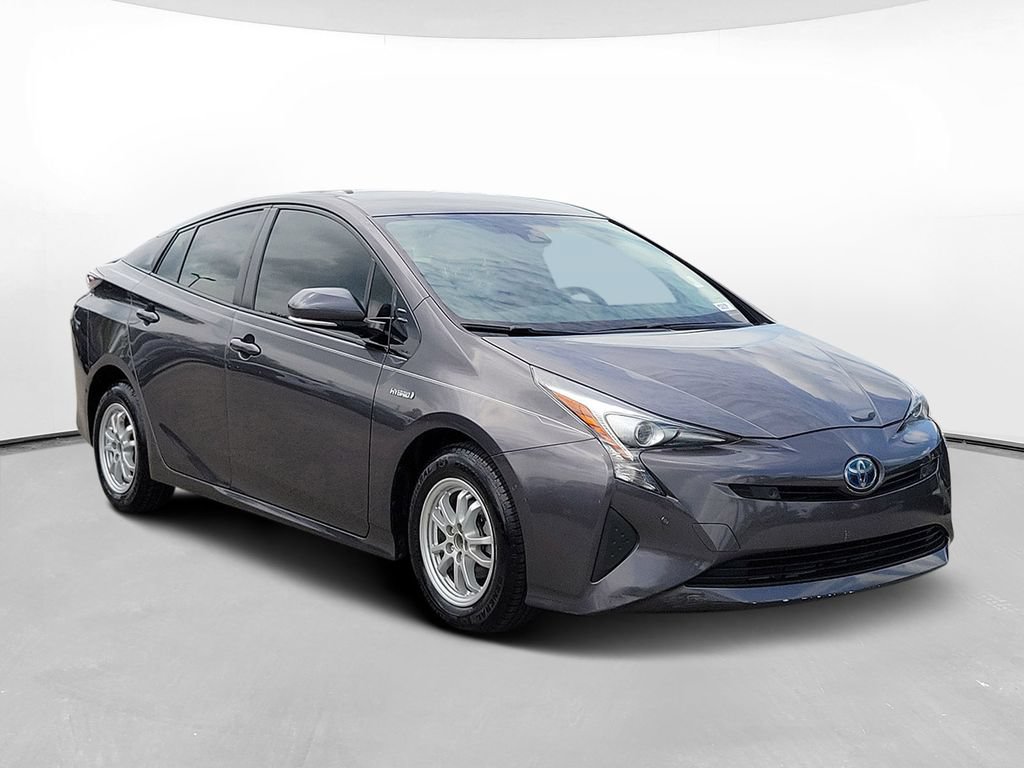Used 2017 Toyota Prius Four FWD image 3