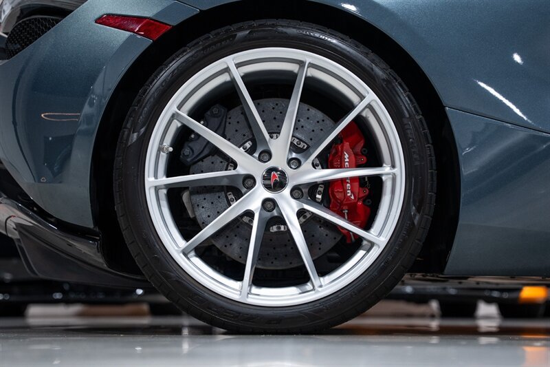 Used 2018 McLaren 720S Performance RWD image 37