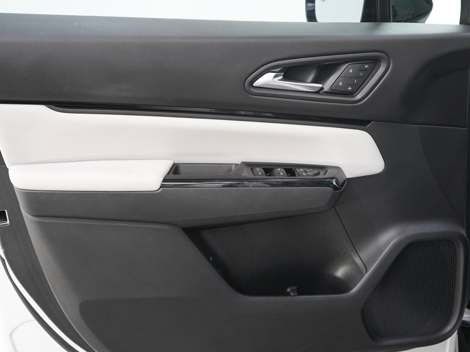 Used 2025 Honda Prologue Touring image 19