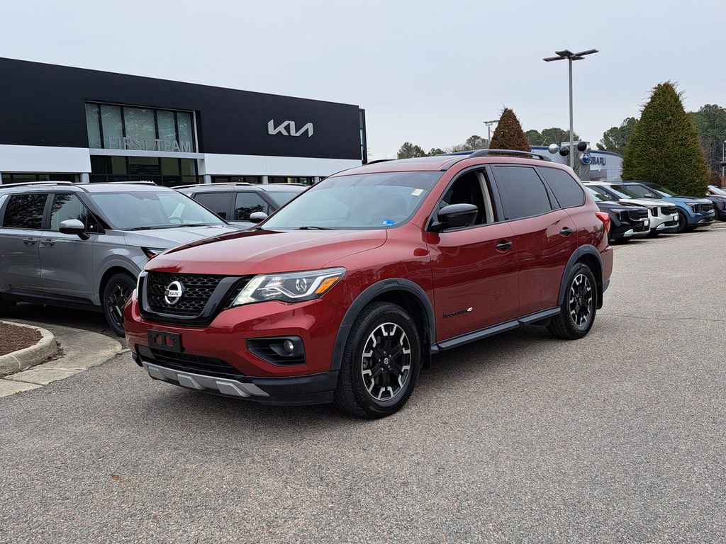 Used 2020 Nissan Pathfinder SL image 2