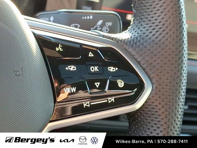 Used 2025 Volkswagen Jetta GLI Autobahn image 24