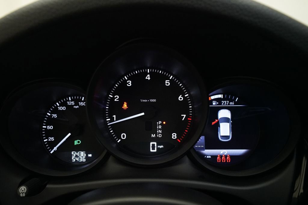 Certified 2026 Porsche Macan image 21