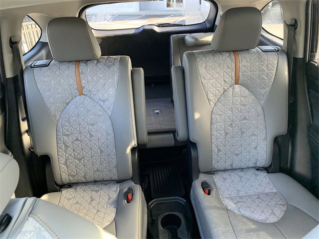 Certified 2023 Toyota Highlander Bronze Edition image 32