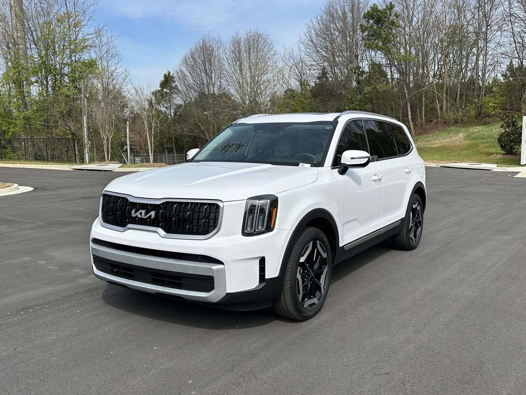 Used 2024 Kia Telluride EX w/ EX Captain's Chair Package image 3