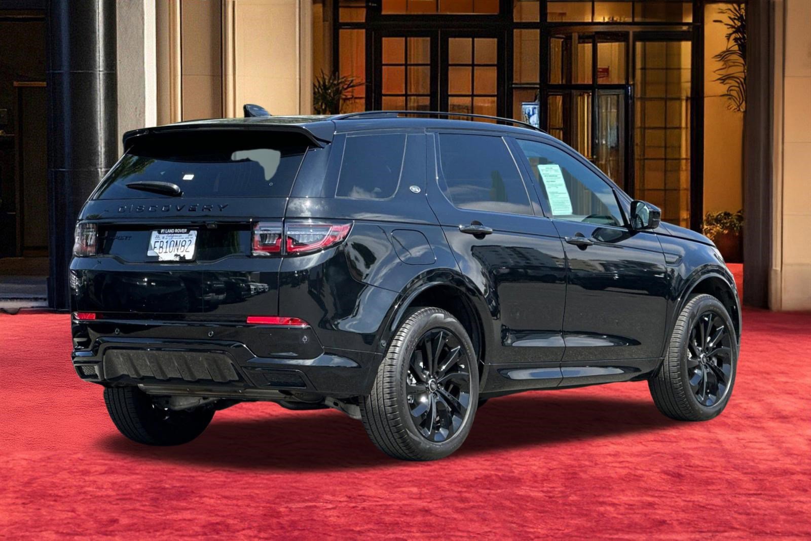 Certified 2025 Land Rover Discovery Sport Dynamic SE AWD/4WD image 9