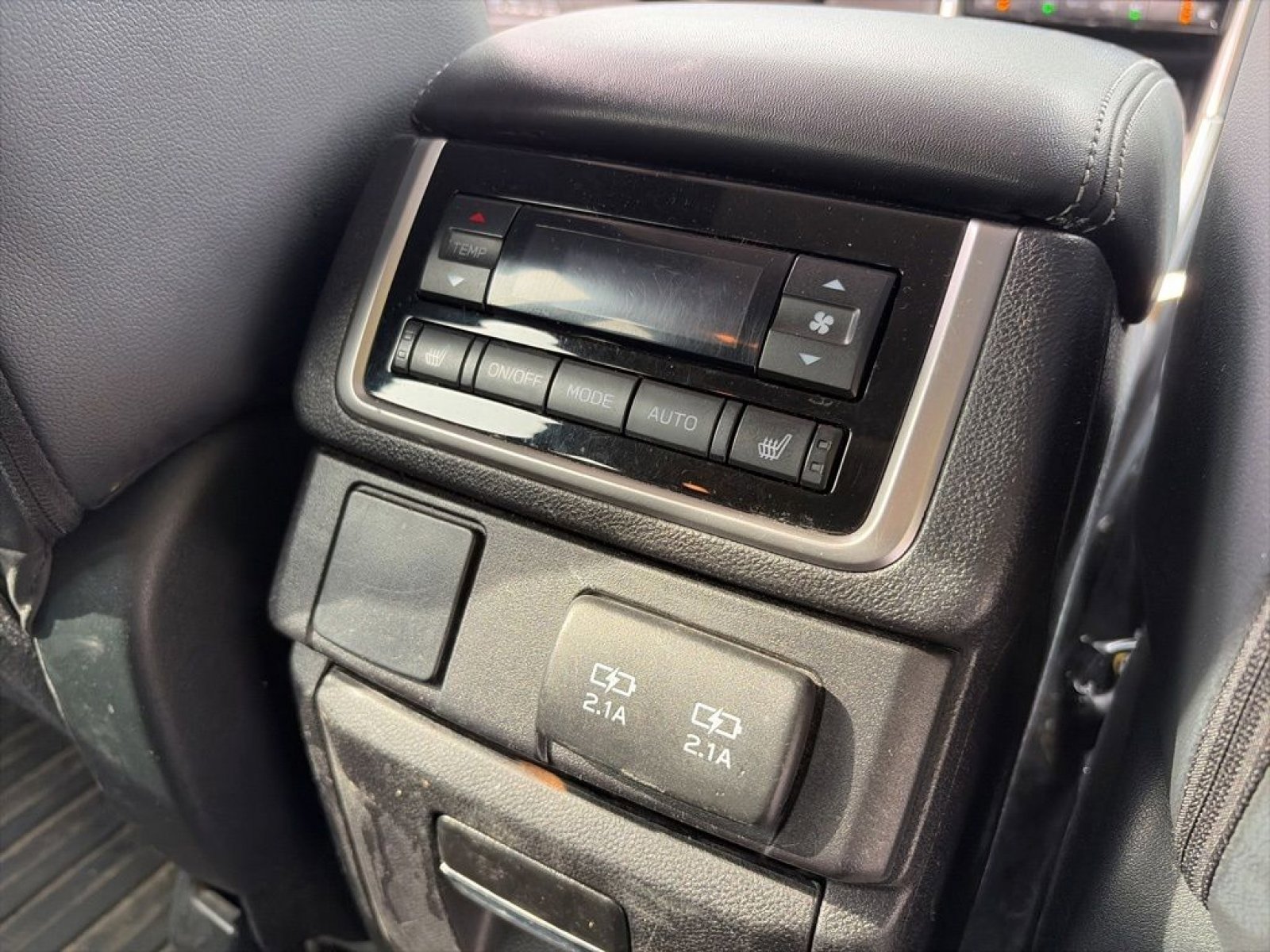 Used 2019 Subaru Ascent Limited AWD/4WD image 28