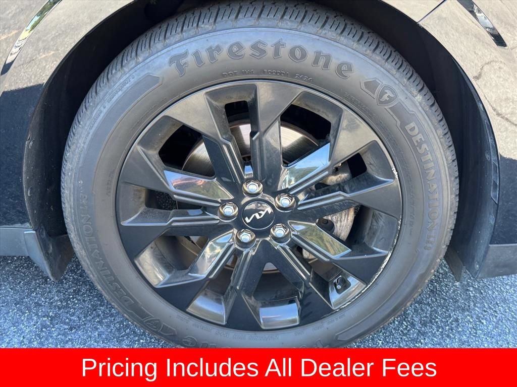 Used 2022 Kia Carnival SX FWD image 2