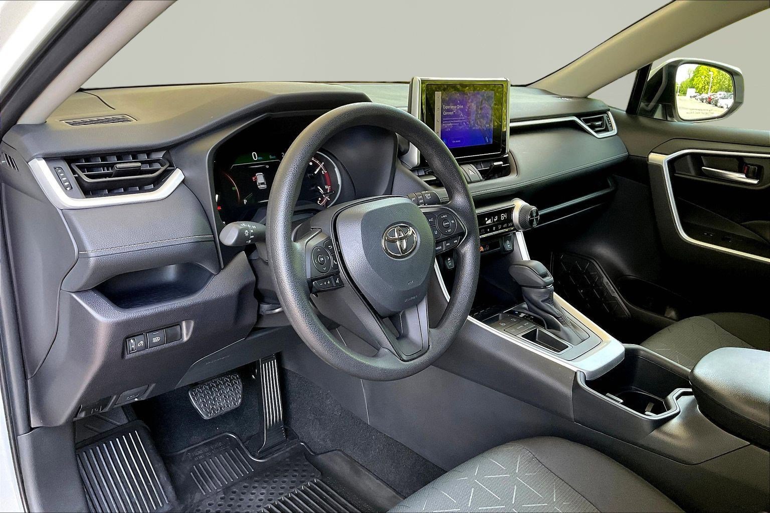 Used 2025 Toyota RAV4 XLE FWD image 17